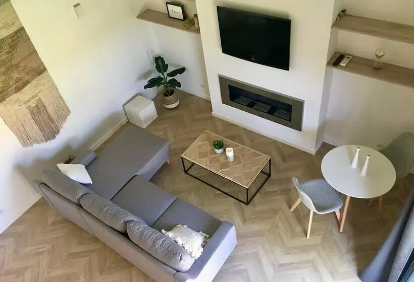 ベッドアンドブレックファースト ô Huis Clos