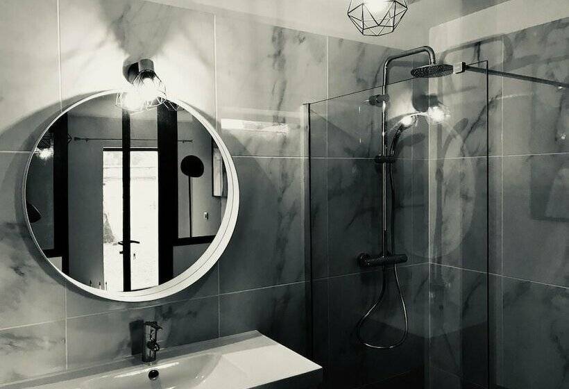 ベッドアンドブレックファースト ô Huis Clos