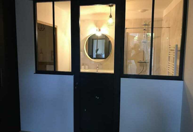 ベッドアンドブレックファースト ô Huis Clos