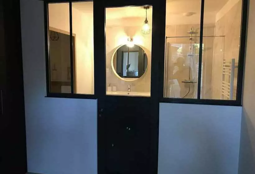 ベッドアンドブレックファースト ô Huis Clos