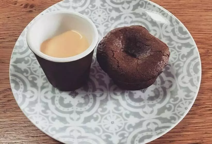 ベッドアンドブレックファースト ô Huis Clos