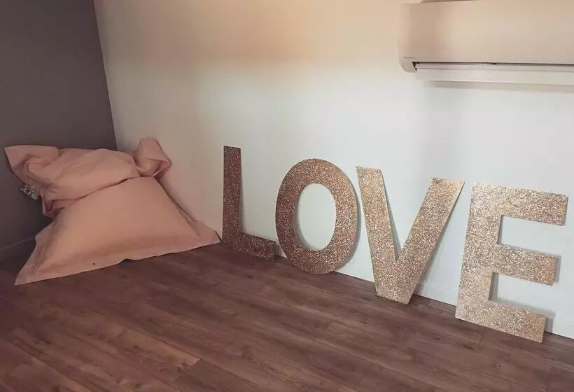 ベッドアンドブレックファースト ô Huis Clos