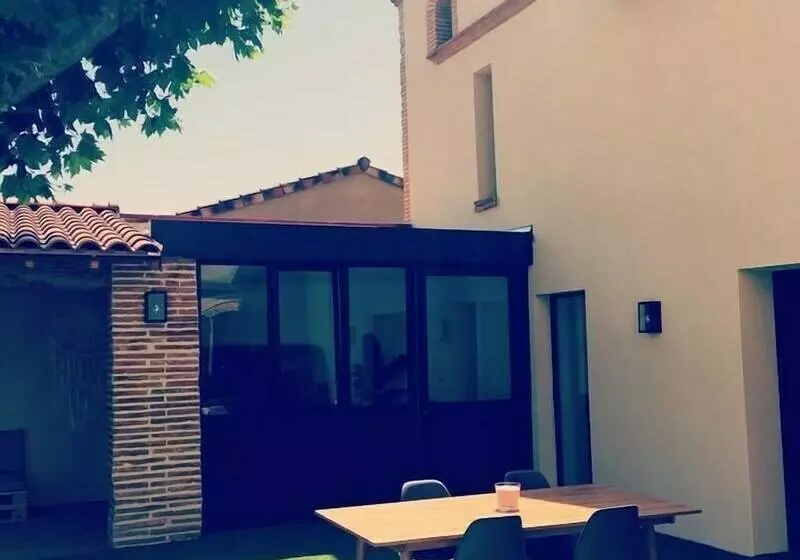 ベッドアンドブレックファースト ô Huis Clos