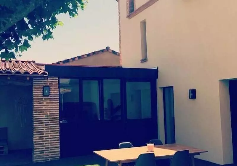 ベッドアンドブレックファースト ô Huis Clos