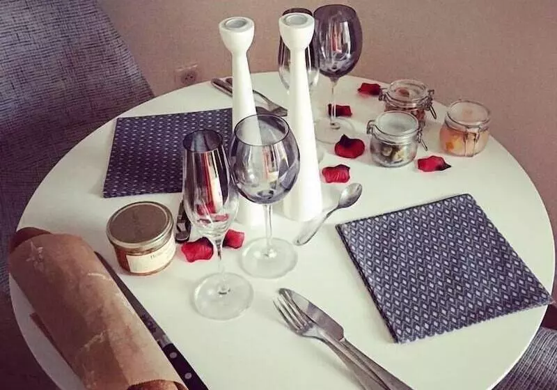 ベッドアンドブレックファースト ô Huis Clos