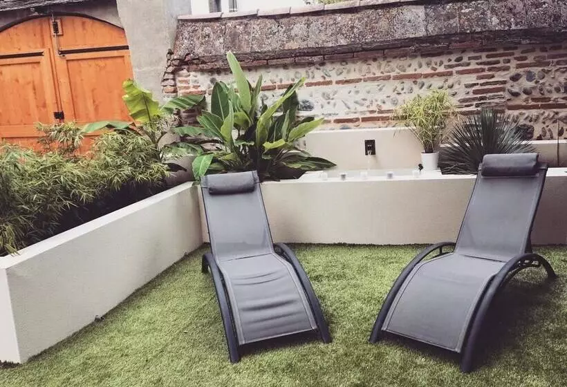 ベッドアンドブレックファースト ô Huis Clos