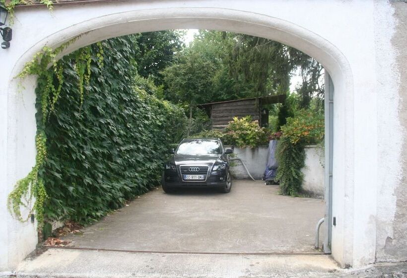 ベッドアンドブレックファースト La Chancelière