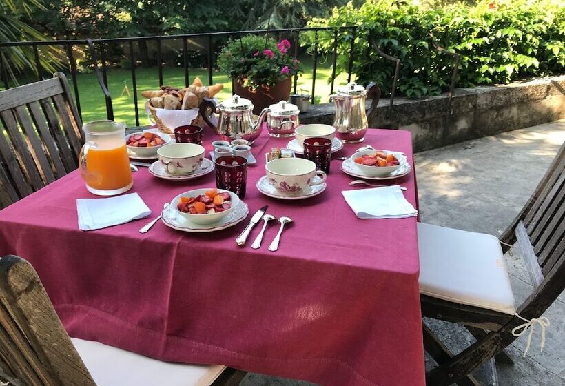 ベッドアンドブレックファースト La Chancelière