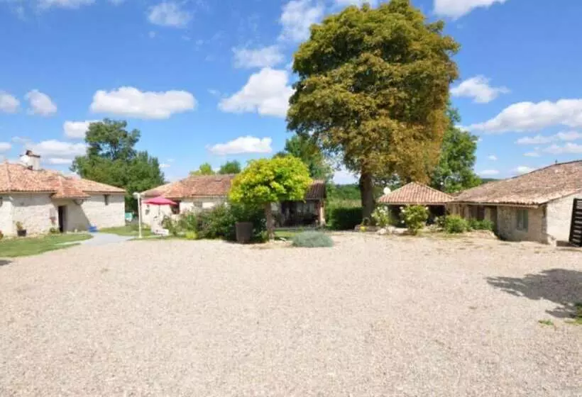 ベッドアンドブレックファースト Le Bourdiel