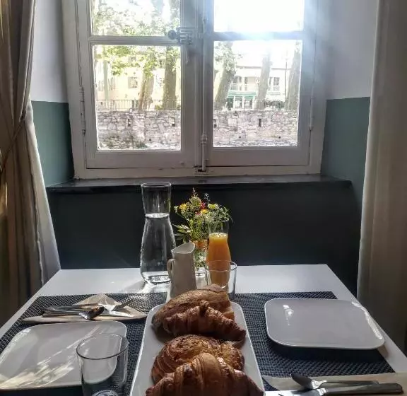 Aamiaismajoitus (B&B) Maison De L'aguze