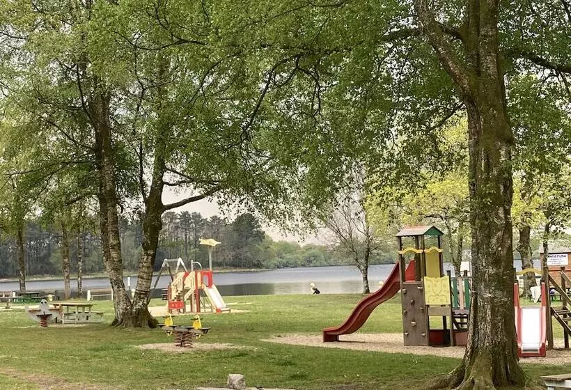 Hotelli Camping Le Lac O Fées