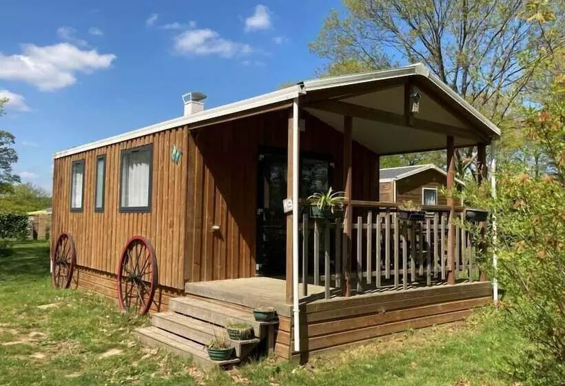 Hotelli Camping Le Lac O Fées