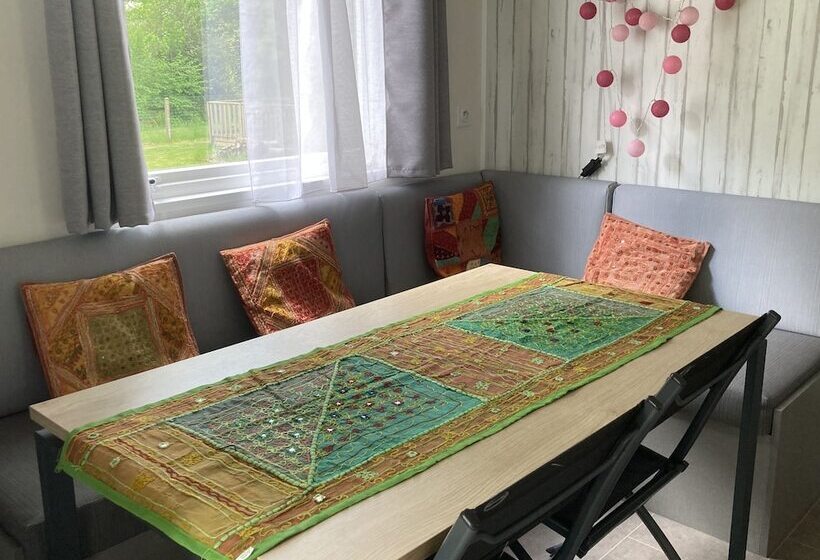 ホテル Camping Le Lac O Fées