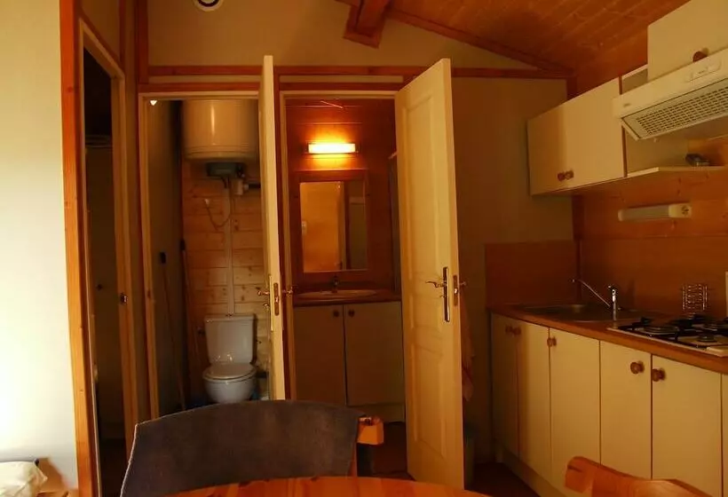 ホテル Camping Municipal Du Pont De L Elze