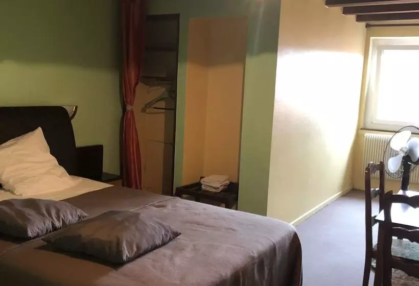 ホテル Restaurant à L Etrier