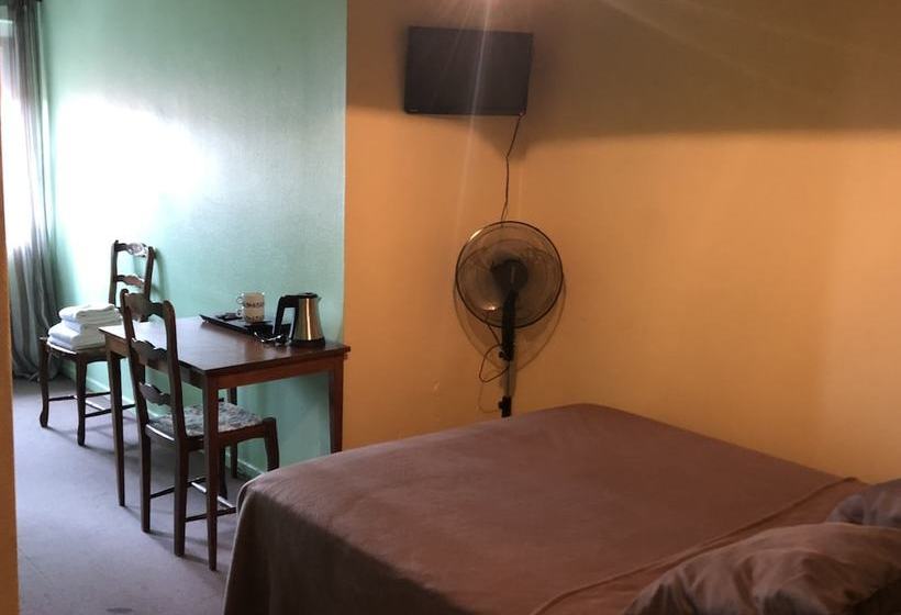 ホテル Restaurant à L Etrier