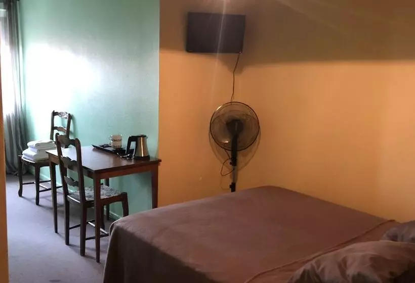 ホテル Restaurant à L Etrier