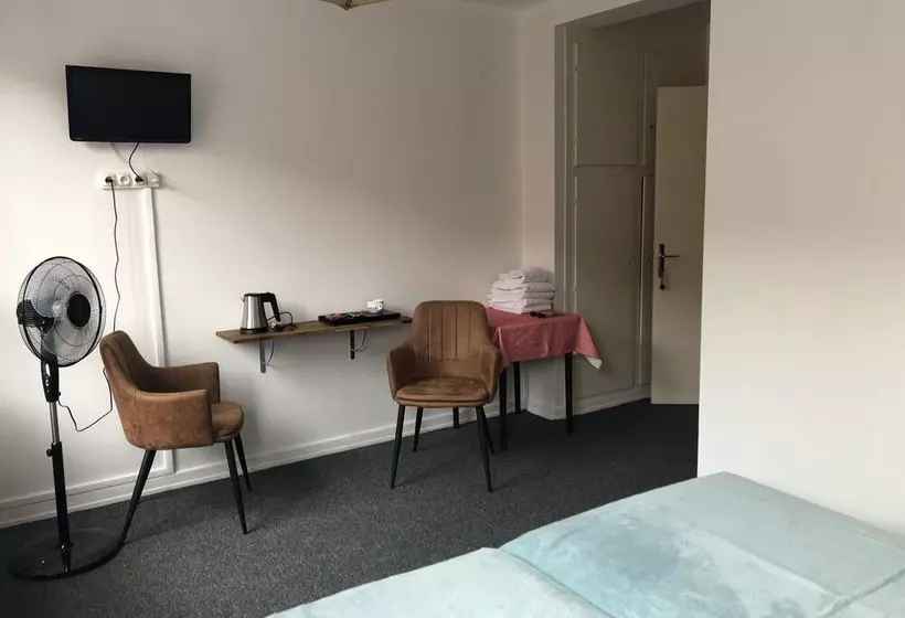 ホテル Restaurant à L Etrier