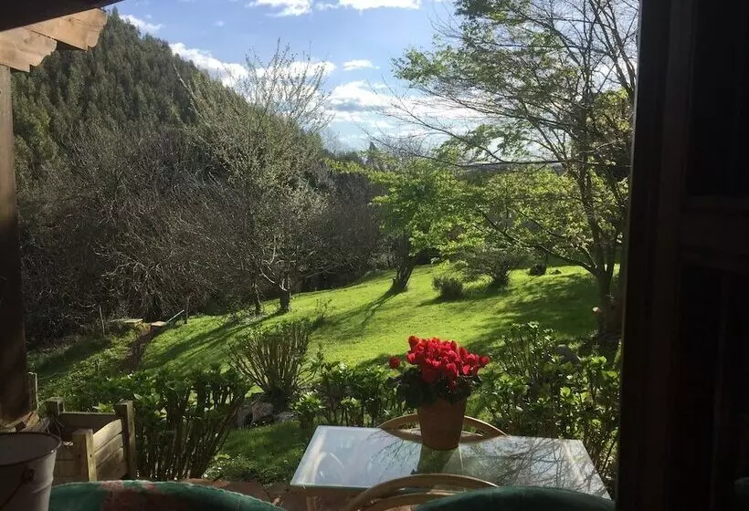 Los Acebos De Peña Cabarga