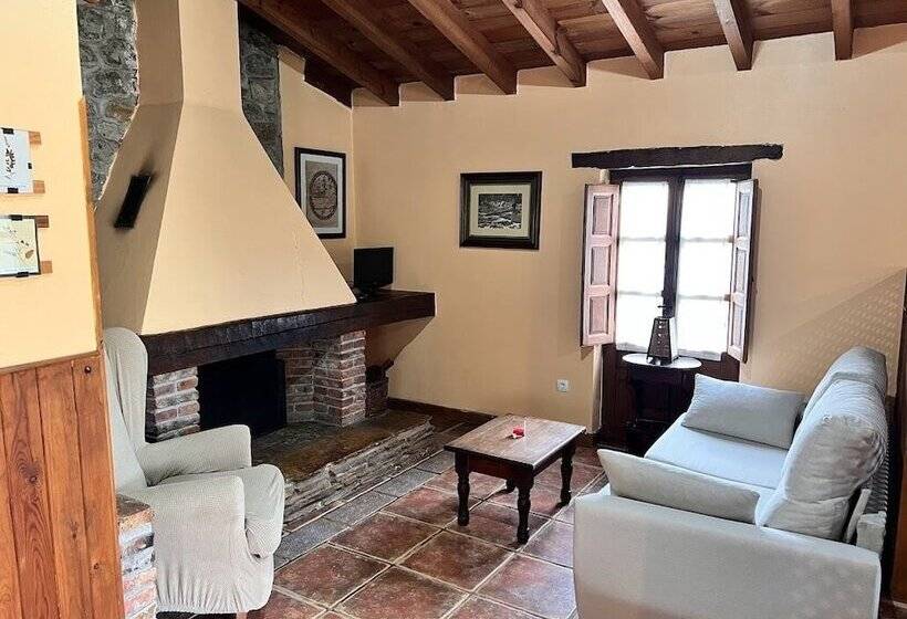 Los Acebos De Peña Cabarga