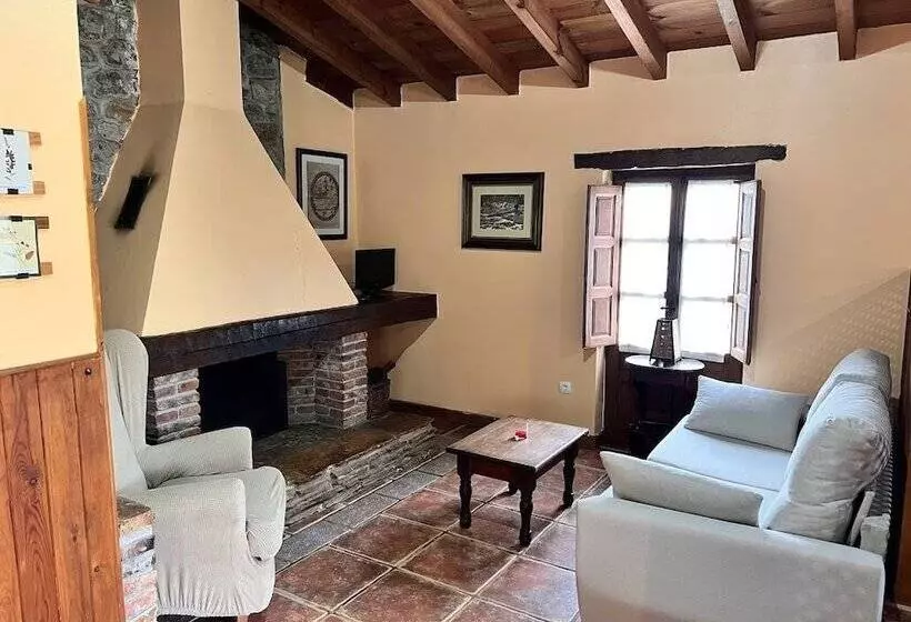 Los Acebos De Peña Cabarga