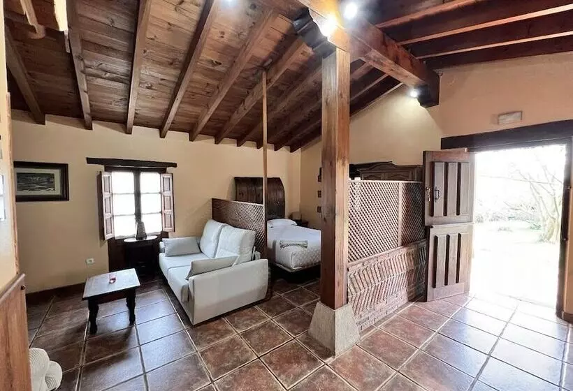 Los Acebos De Peña Cabarga