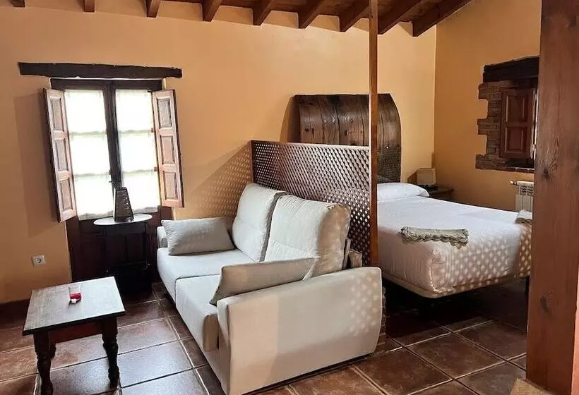 Los Acebos De Peña Cabarga