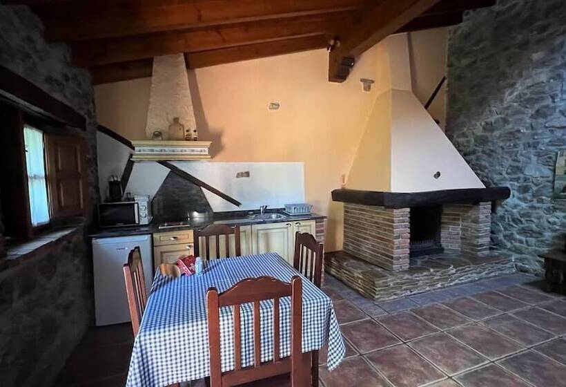 Los Acebos De Peña Cabarga