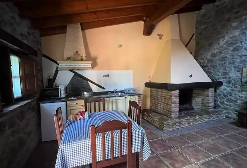 Los Acebos De Peña Cabarga