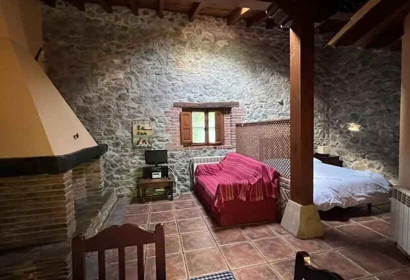 Los Acebos De Peña Cabarga