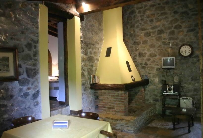 Los Acebos De Peña Cabarga