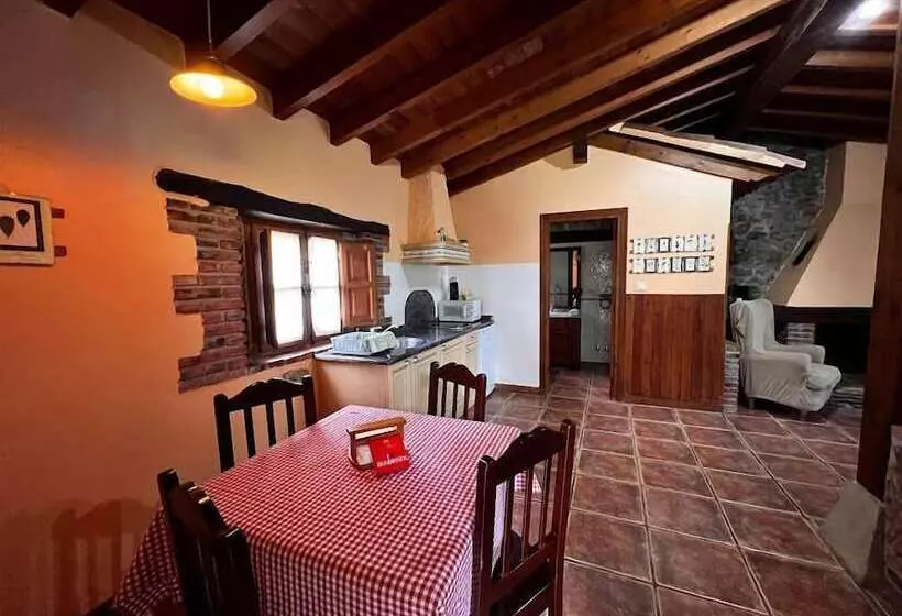 Los Acebos De Peña Cabarga