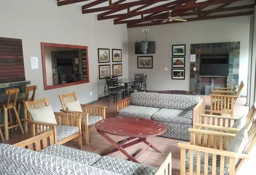 پانسیون Acacia Guest House