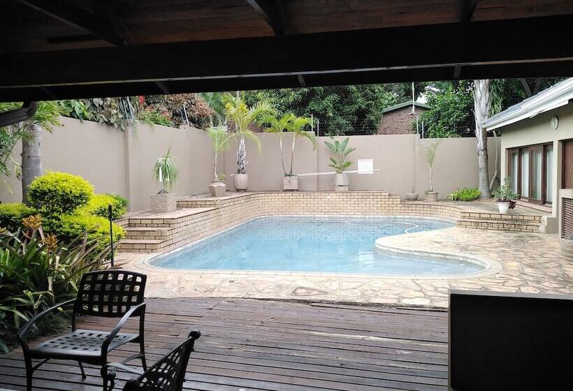 פנסיון Acacia Guest House