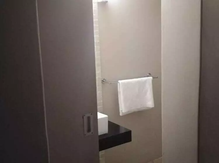 پانسیون Acacia Guest House