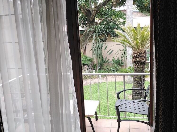 פנסיון Acacia Guest House