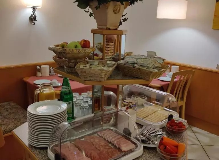 Aamiaismajoitus (B&B) Gästehaus Einzinger