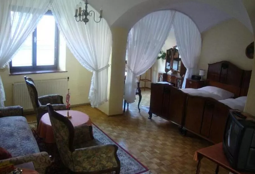 Aamiaismajoitus (B&B) Gästehaus Einzinger