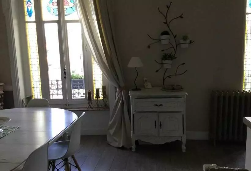 ベッドアンドブレックファースト Le Clos De La Tour