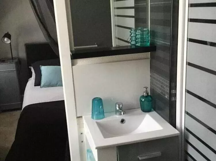 ベッドアンドブレックファースト Le Clos De La Tour