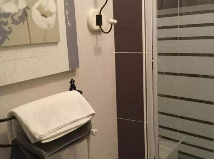 ベッドアンドブレックファースト Le Clos De La Tour