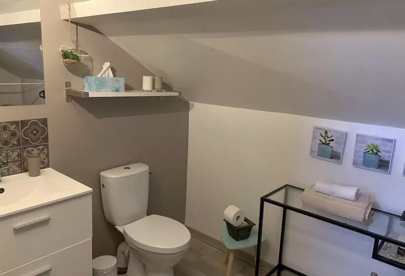 ベッドアンドブレックファースト Le Clos De La Tour