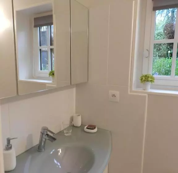 ベッドアンドブレックファースト Le Pressoir