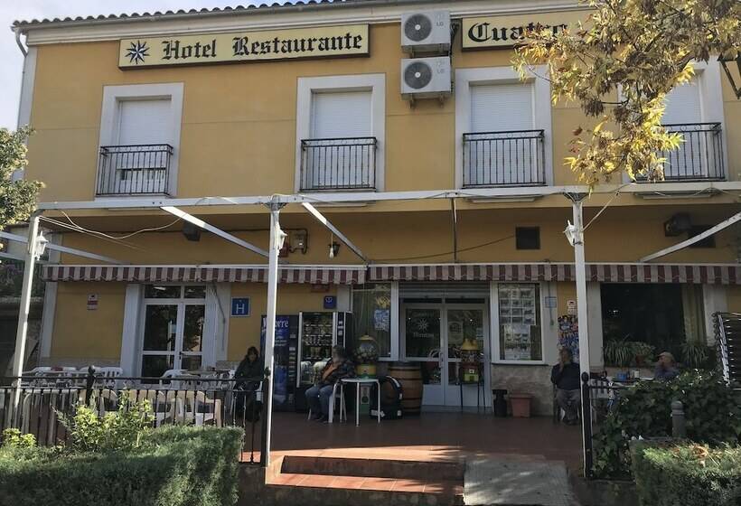 فندق Cuatro Vientos