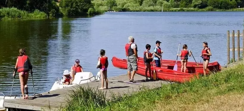 ホテル Village Huttopia Lac De Rillé
