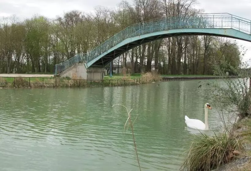 ペンション Les Collinades De Chalons