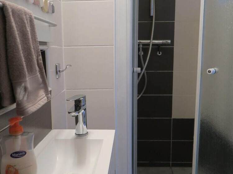 بنسيون Les Collinades De Chalons