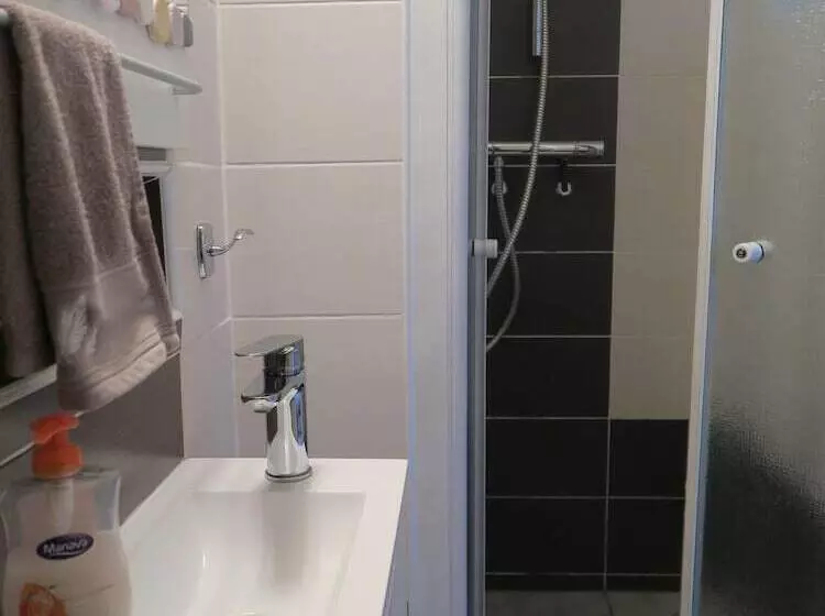 ペンション Les Collinades De Chalons