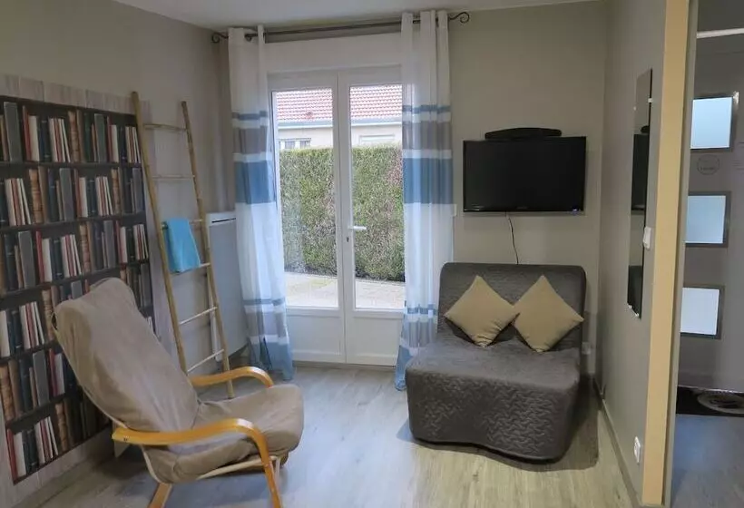 ペンション Les Collinades De Chalons