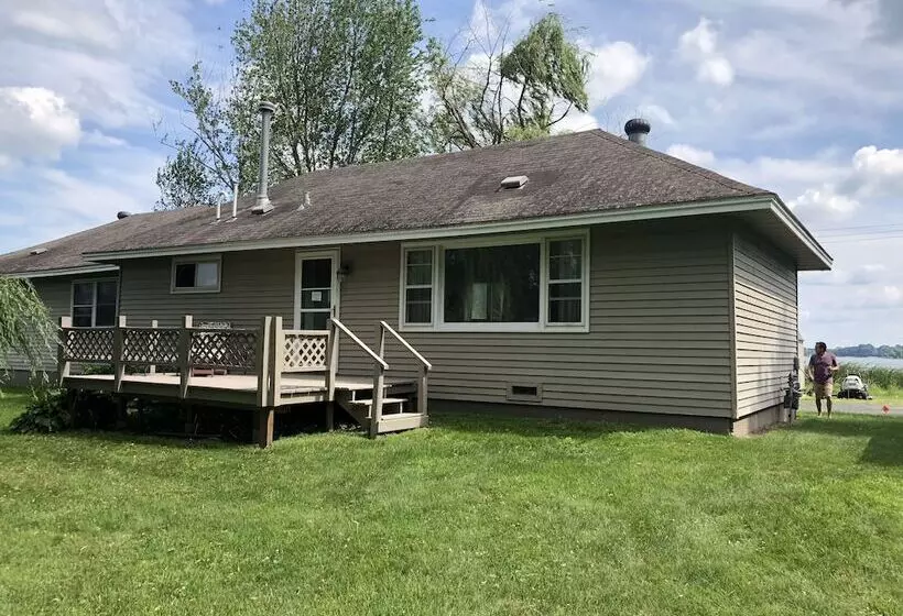 3 Bedroom Lakefront House